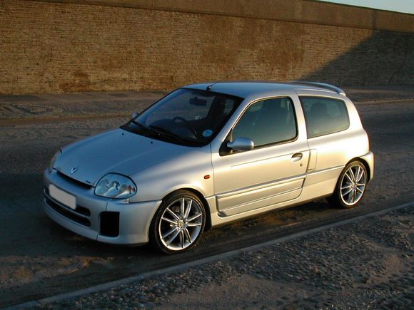 Clio1.jpg