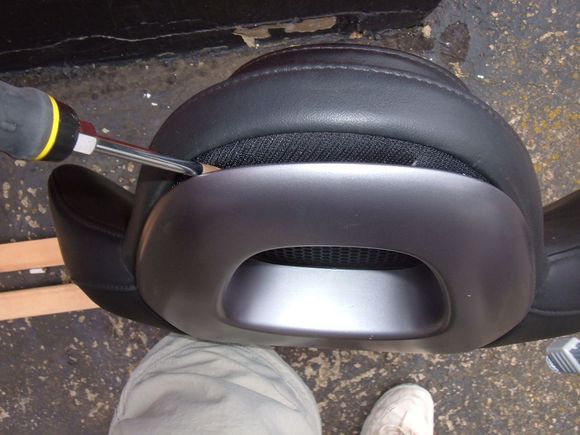 headrest fitting 007.jpg