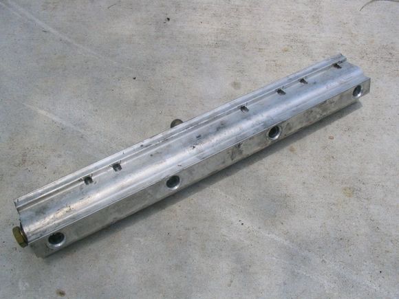 OEM Fuel Rail 01