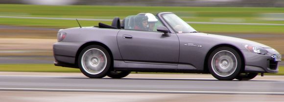 Kirsten on start on pit straight.jpg