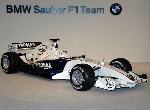 2006launchbmw_s003[1].jpg