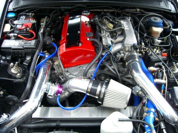 car - engine red vavle cover2.jpg