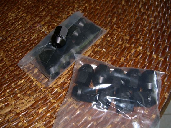 Black lugs.jpg