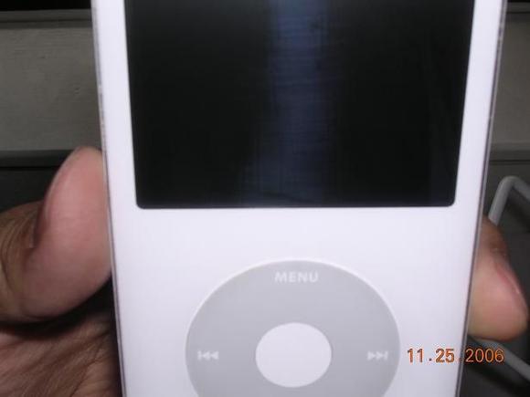 ipod scratch removal 001.jpg