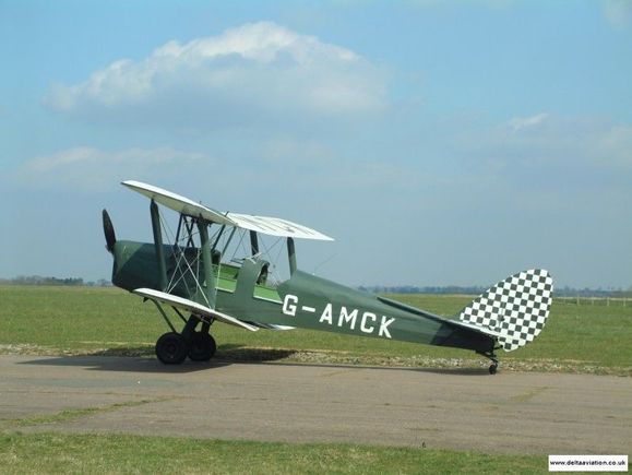 Tiger_Moth_Flights_CK_On_Sunny_Day.jpg