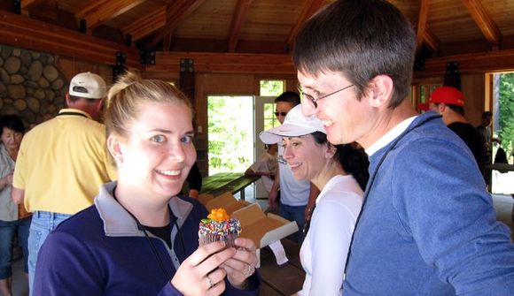29 - elizabeth &amp; cupcake.jpg