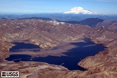 MSH05_spirit_lake_with_mount_rainier_03-11-05_med.jpg