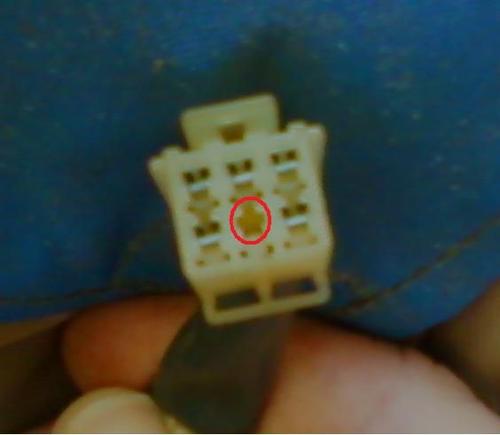 defroster plug.jpg