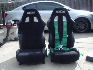 Sparco Torino IIs with Takata harness. 

I don't own them anymore :( 

Now, I wish I kind of did keep them. Having no space was the reason.