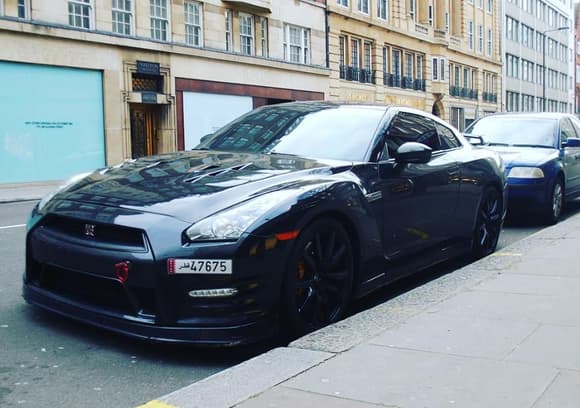Sweet Nissan GTR R35 from Qatar spotted at Knightsbridge in London.