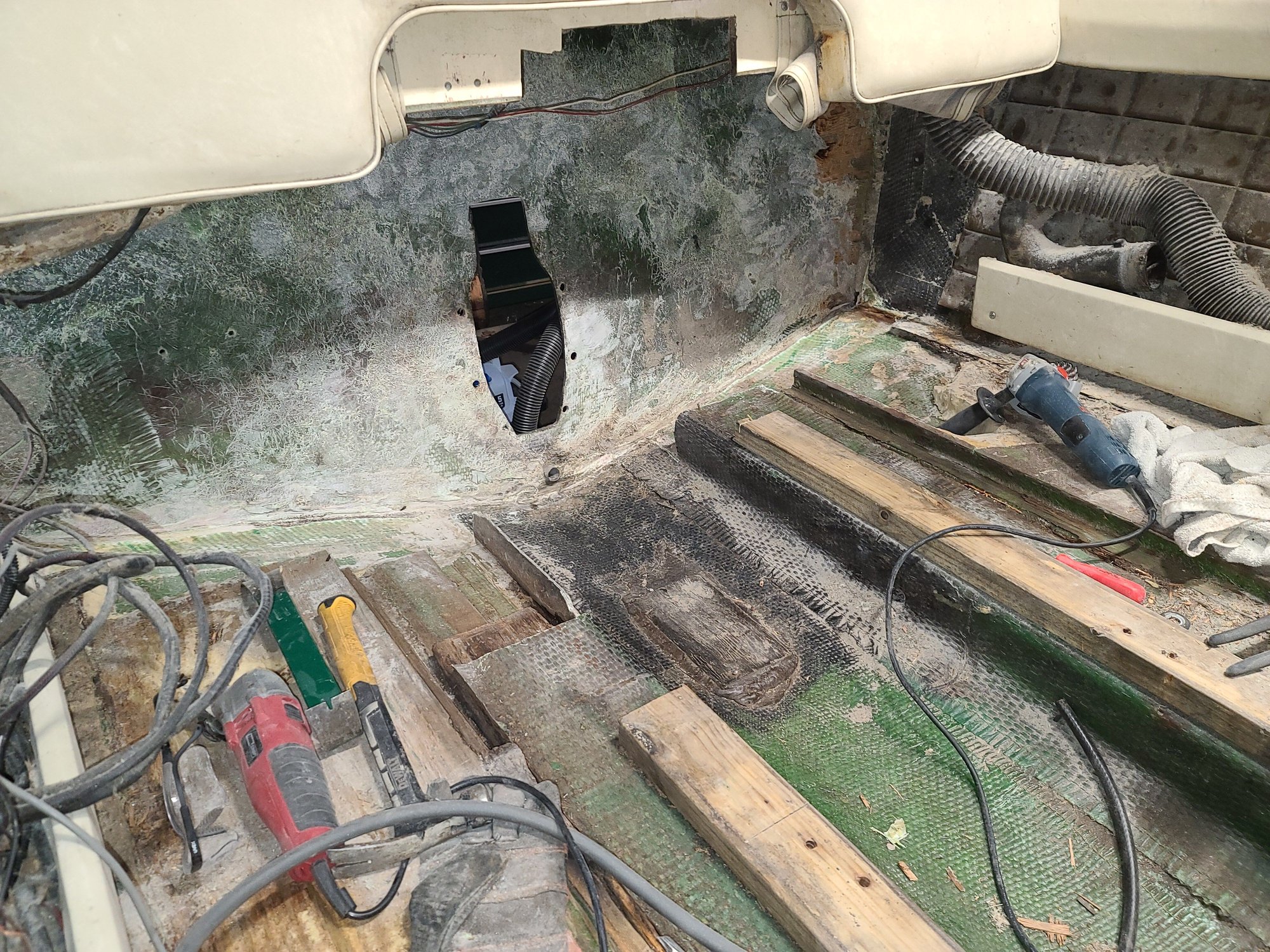 Savin Raven 1973 Century Raven (Restoration) The Hull Truth