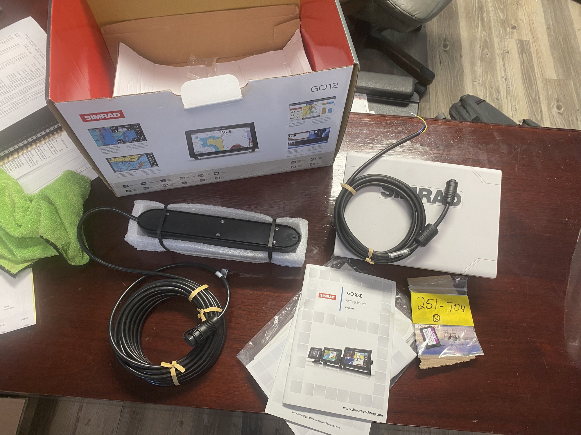 780 Like New Never Used Simrad Go9 Xse Transducer And Manuals The Hull Truth Boating And Fishing Forum