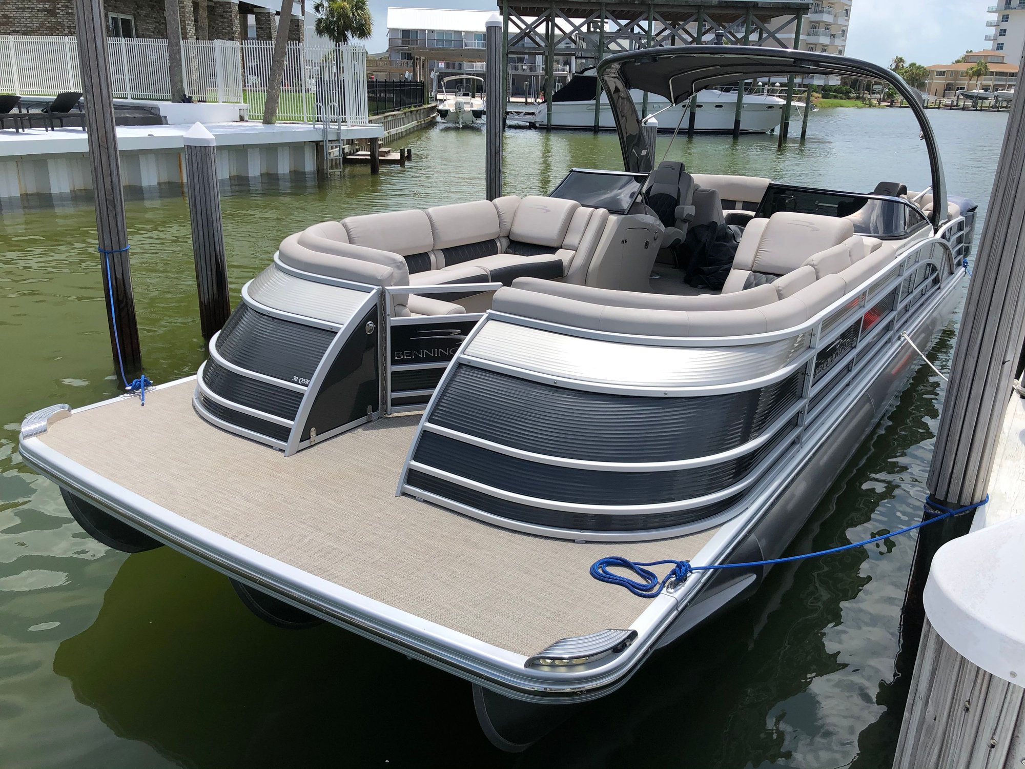 2018 Bennington QSR 30 Tritoon Twin Yamaha 300 and joystick 139,000
