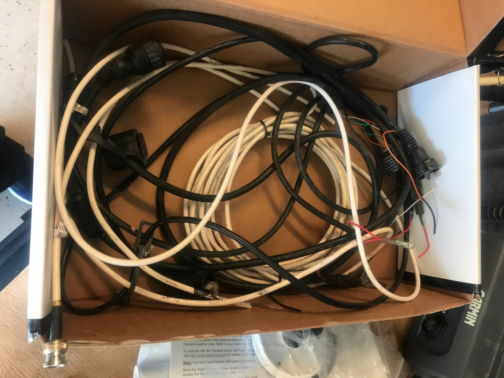 Garmin 3205 Gps , Satellite Radio / Weather and Antennas The Hull