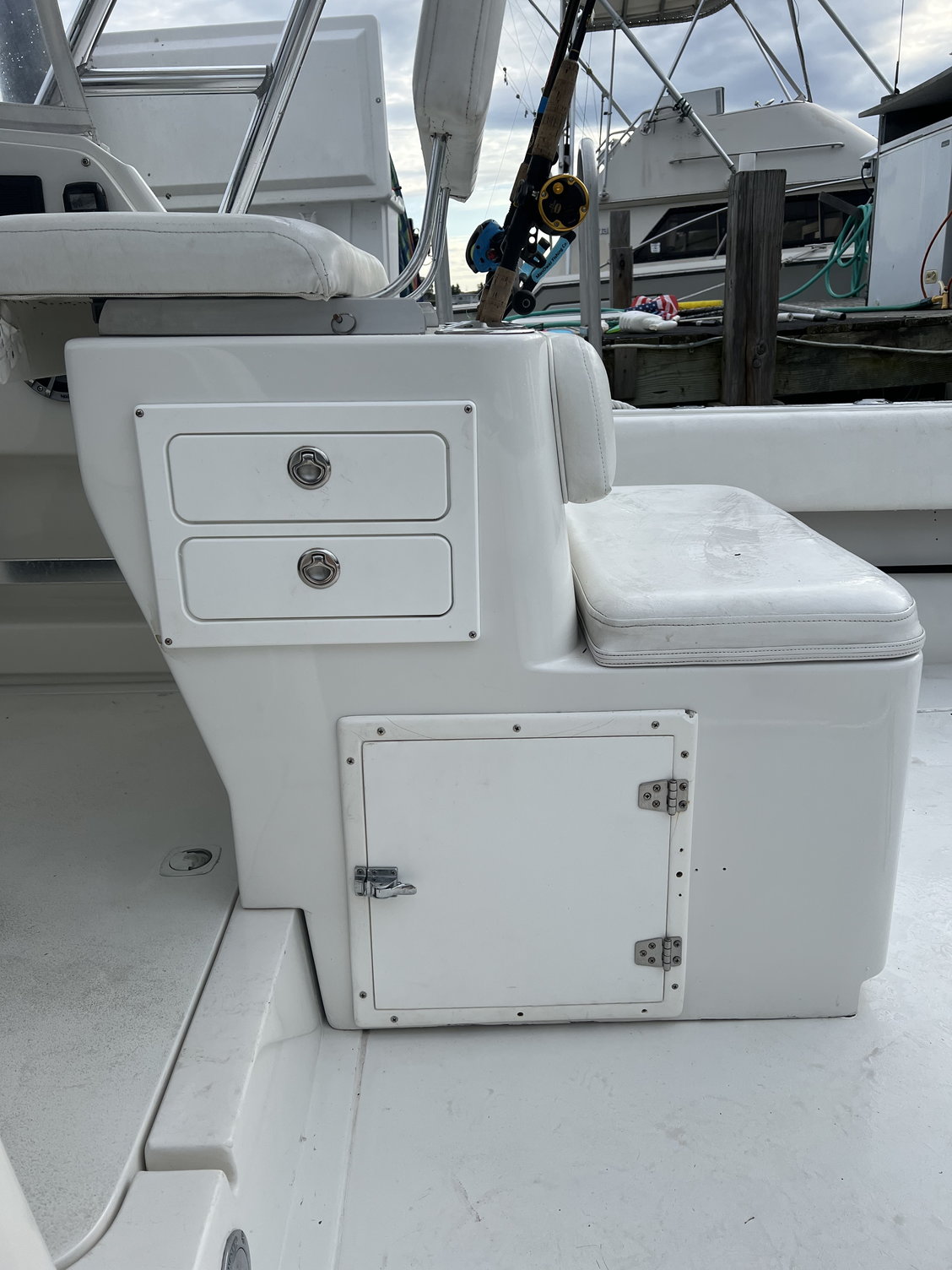 Livewell/cooler seat base - The Hull Truth - Boating and Fishing Forum