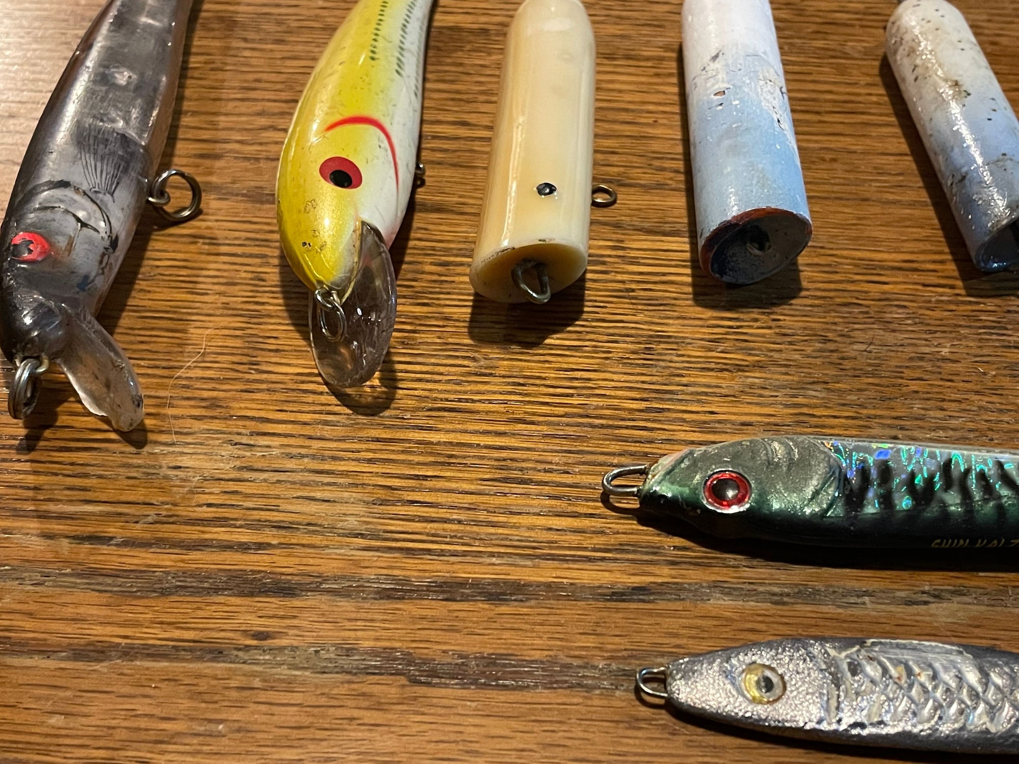 Lot of 8 saltwater fishing lures - Poppers, swim plugs, metal jigs