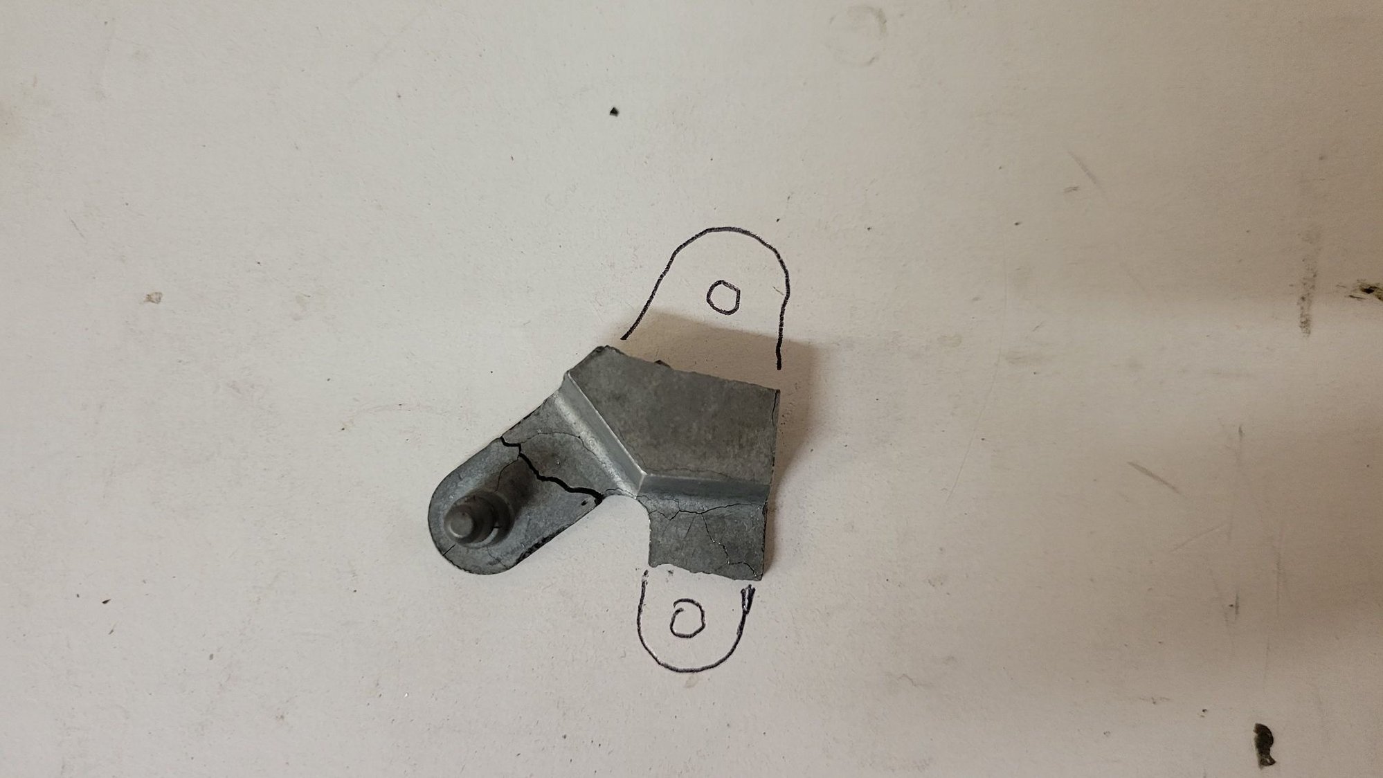 Heater blend door actuator. Very brittle potmetal, missing a couple arms.