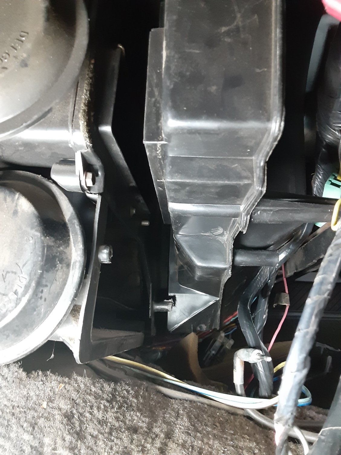 drivers side   left to right heater box attached to fire wall  heater box attached to dash