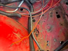 See the orange wire that splices into two.