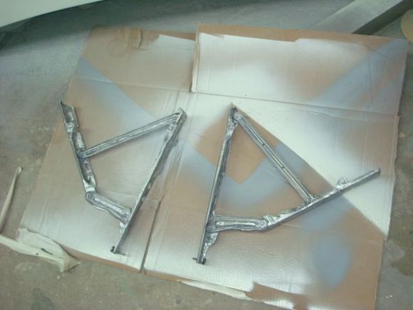 Hinges ready for gray epoxy.