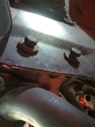 Bottom bolts bottoming out while not snug.