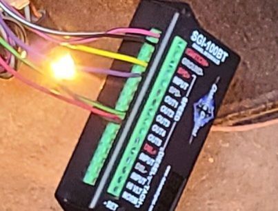 Here is how mine is wired up.  Not the clearest pic. But hopefully it can give you an idea. 