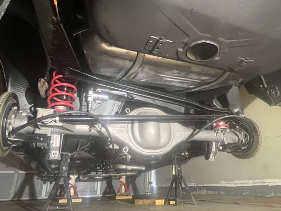 We'll go with this panhard setup for now, but thinking about a triangulated wishbone with a slider mounted inside the framerails behind fuel tank. Which means the trunk delete option is mandatory.