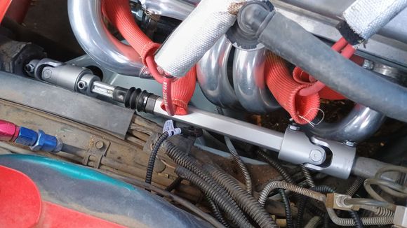 Got my new steering shaft on. Ordered up the needed AN fittings to make up the power steering lines. 