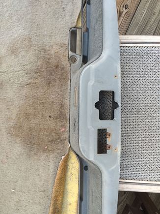 The cargo cover from an earlier F-body (82-84/85) does not fit with a panel from 86-92.