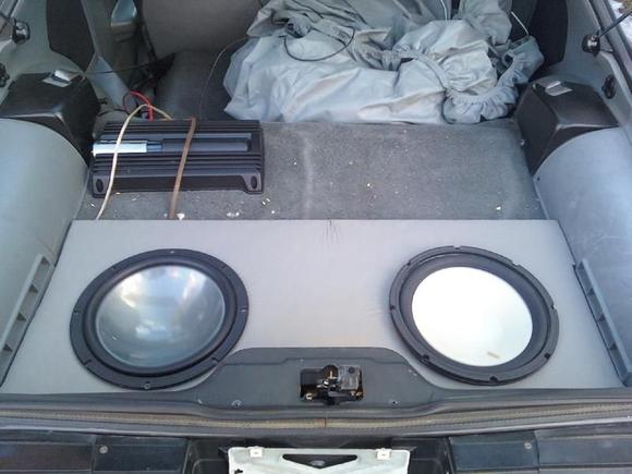 finished box, not cleaned up though. i will put a pic of what it looks like now all nice and cleaned and vacuumed rug :)
