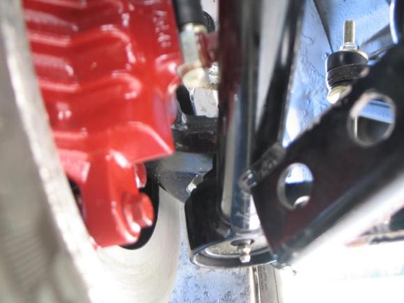 banjo bolt hitting LCA with steering locked