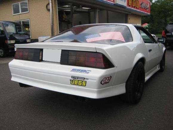 Rear angle shot of 1991 white RS
