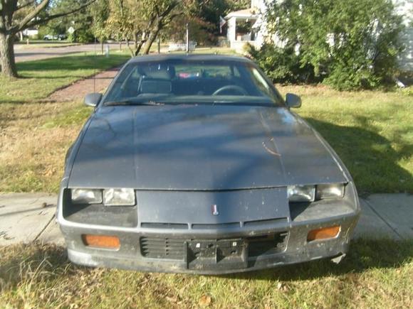 Front view.  The grill on the driverside missing.