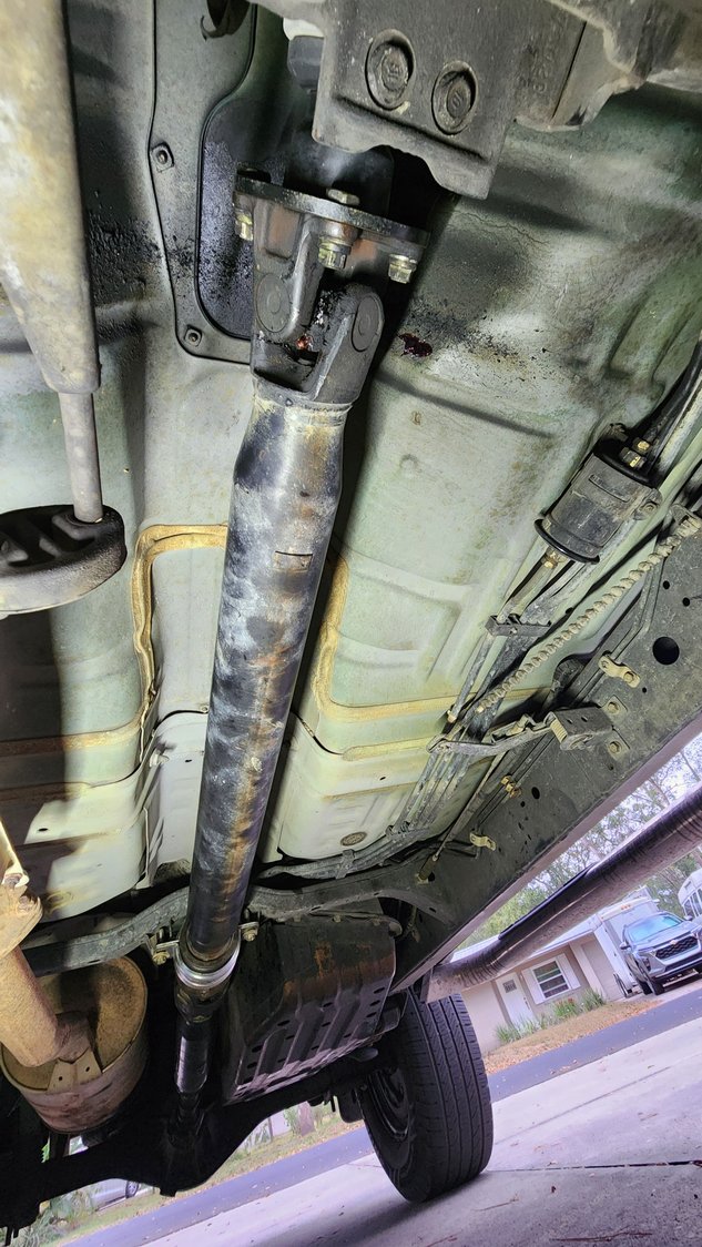 Front drive shaft beneath