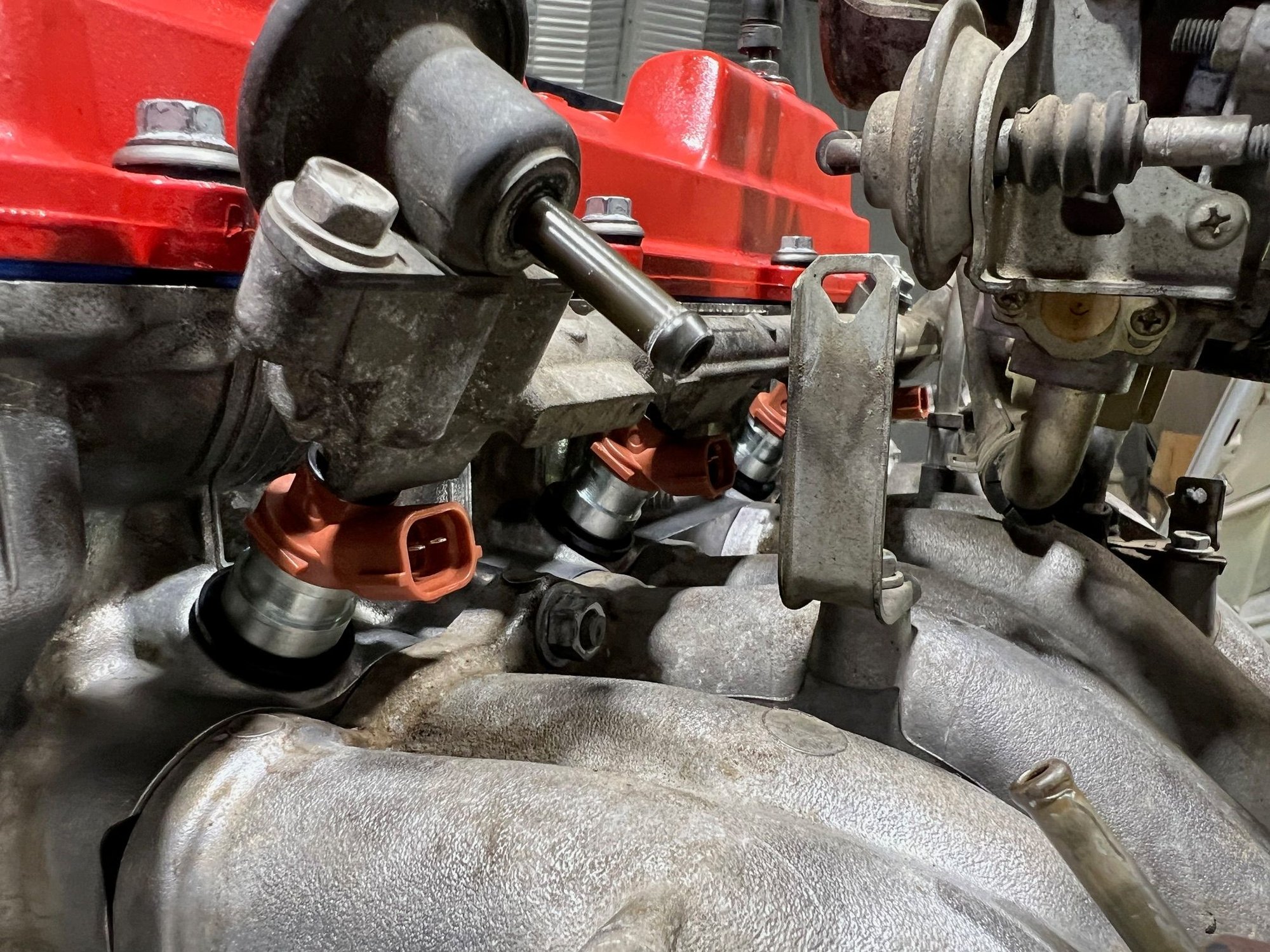 fuel rail and injectors in