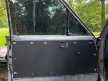 Fit some Keypanels door cards on her (on the house of course) , after I put the doors on. 