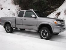 05 Tundra, K&amp;N intake, Airaid spacer, Muffler delete exhuast, 2.5" leveler kit.