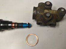 Prop valve assembly, dismantled.