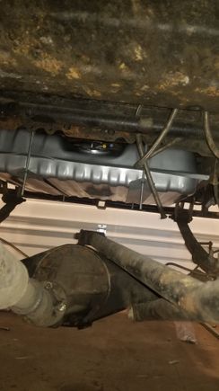Tank is up for now, i did make some top straps out of 1.5inchx1/8" aluminum flat bar that came out decent. Dont have pices at moment.
 Some of the fuel line pieces are ordered. For the fill gonna use 1.750inch aluminum tube that I'll bend .