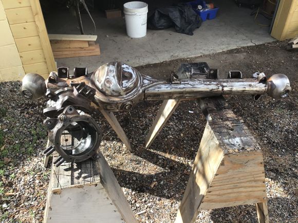 Axle housing without third member housing