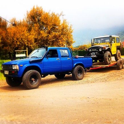 Pulling the Land Crusier to Mud wheeling Trip....