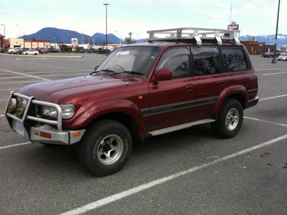 1990 Landcruiser VX.
Right Hand Drive
4.0 Gas Engine.
Bedliner Edition, comes with a bed in the back and a sink and a stove.

The ladder and rack are a nice touch too.