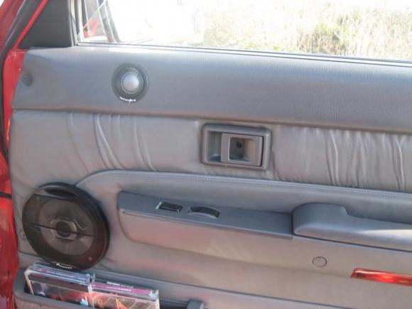 Front doors:  Interface tweets and Pioneer 5 1/4" speakers