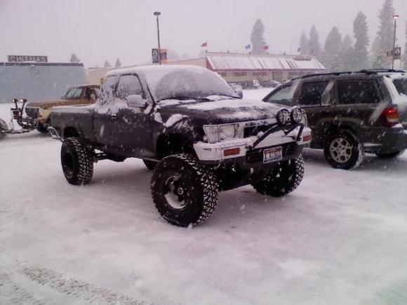 yea idk, thought my truck looked good so i took a pic