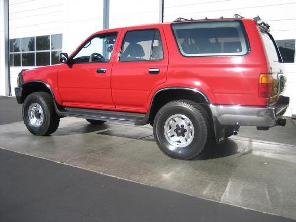 10/04/2009  . . . all cleaned up, waxed up, armour-all'd and undercoated.  Ready to go.  

Uh, now it's too clean to hit the trails... I gotta give it a week or two before heading into the mud!  :)