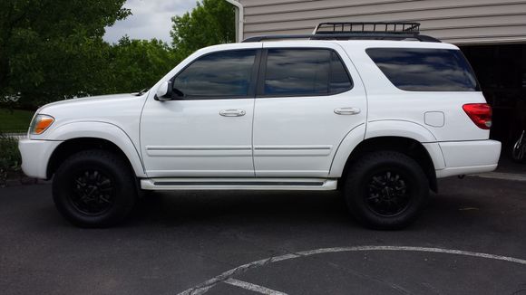 05 Sequoia w/3" ToyTeclifts Boss Suspension