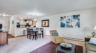 Coachman Trails Apartments - Plymouth, MN