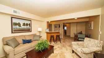 Orchard Lakes Apartments - Toledo, OH