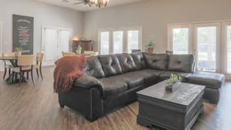 Chamberland Square Apartments - Fayetteville, AR