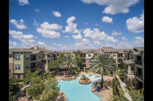 Camden Whispering Oaks - 97 Reviews | Houston, TX Apartments for Rent